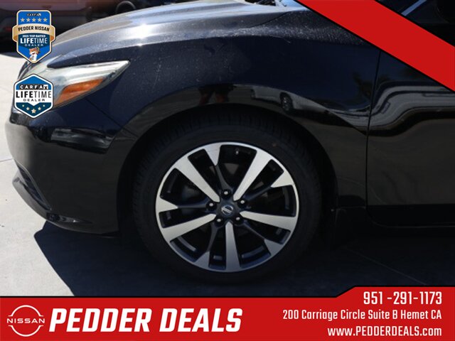 2017 Nissan Altima 2.5 SR   - Photo 11 - Hemet, CA 92545