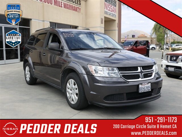 2019 Dodge Journey SE   - Photo 2 - Hemet, CA 92545