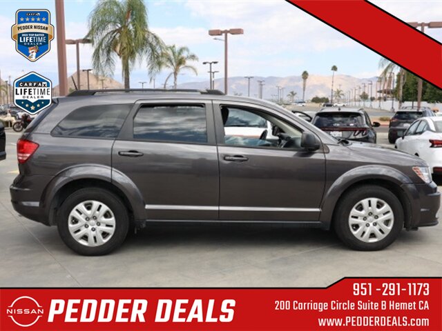2019 Dodge Journey SE   - Photo 3 - Hemet, CA 92545