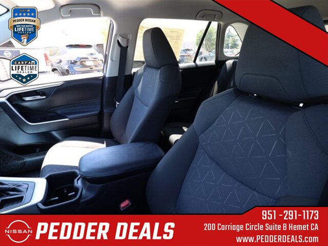 2022 Toyota RAV4 XLE   - Photo 16 - Hemet, CA 92545