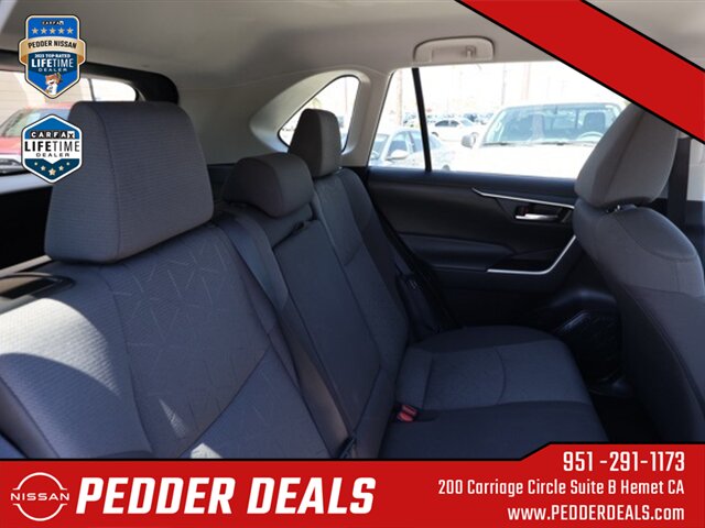 2022 Toyota RAV4 XLE   - Photo 19 - Hemet, CA 92545