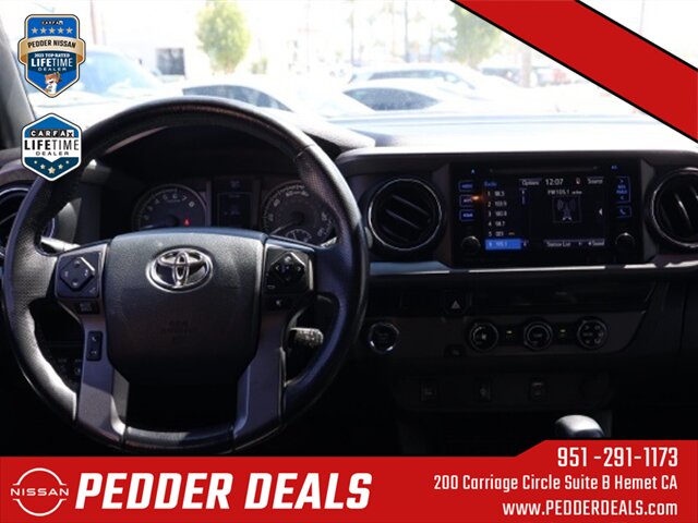 2017 Toyota Tacoma SR5 V6   - Photo 21 - Hemet, CA 92545