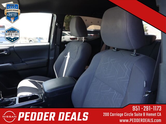 2017 Toyota Tacoma SR5 V6   - Photo 15 - Hemet, CA 92545