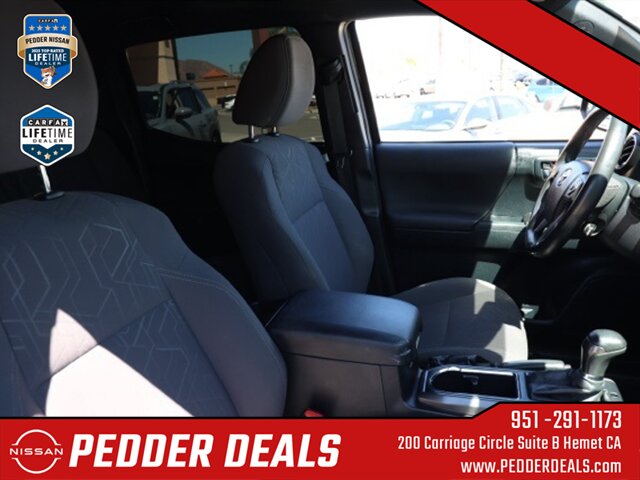 2017 Toyota Tacoma SR5 V6   - Photo 20 - Hemet, CA 92545