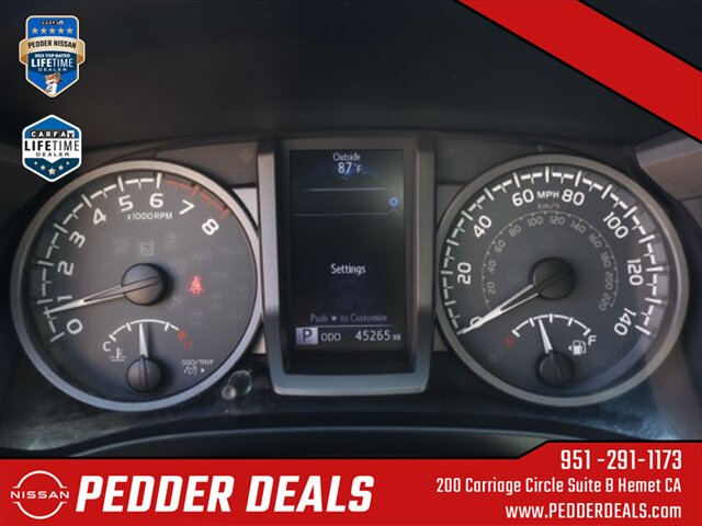 2017 Toyota Tacoma SR5 V6   - Photo 27 - Hemet, CA 92545