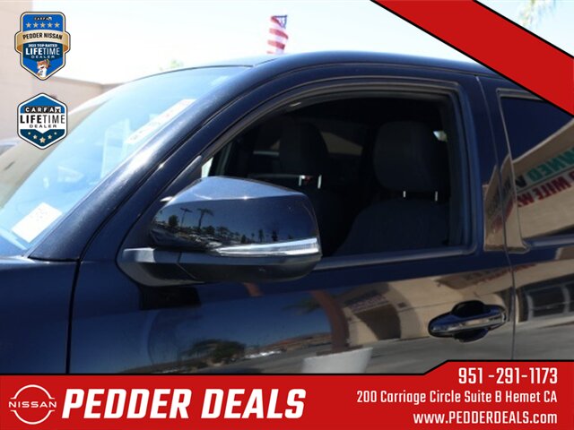 2017 Toyota Tacoma SR5 V6   - Photo 12 - Hemet, CA 92545
