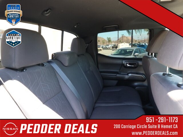 2017 Toyota Tacoma SR5 V6   - Photo 17 - Hemet, CA 92545