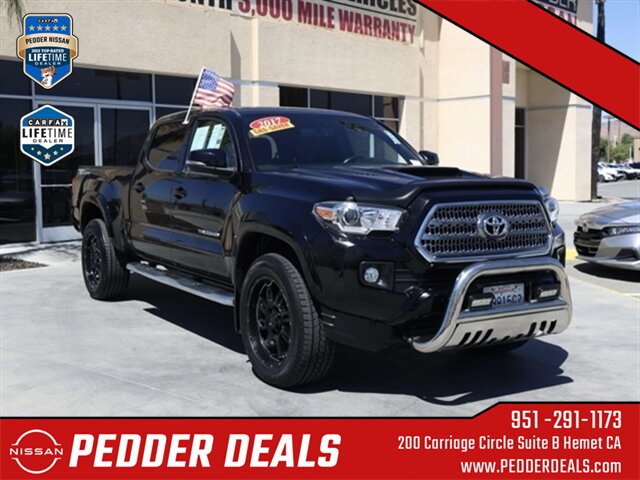 2017 Toyota Tacoma SR5 V6   - Photo 2 - Hemet, CA 92545