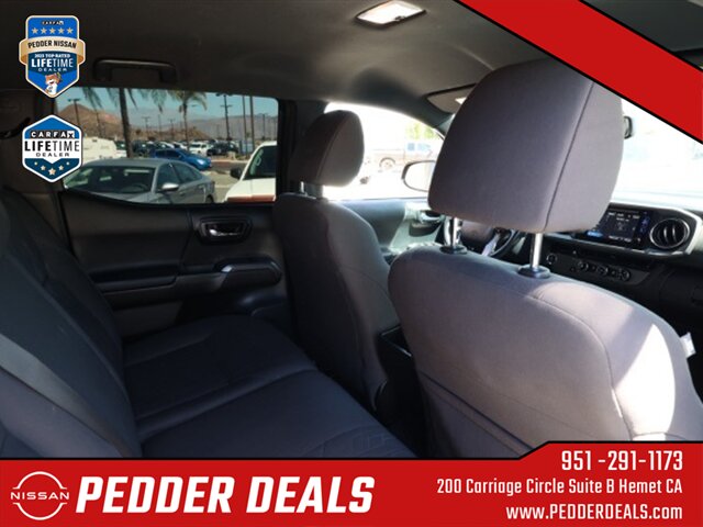 2017 Toyota Tacoma SR5 V6   - Photo 16 - Hemet, CA 92545