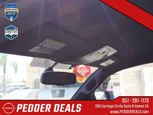 2017 Toyota Tacoma SR5 V6   - Photo 13 - Hemet, CA 92545