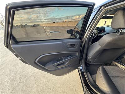 2013 Ford Fiesta SE - Photo 22 - Irvine, CA 92612