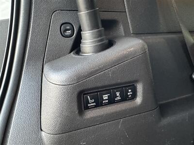 2015 Ford Flex Limited - Photo 19 - Irvine, CA 92612