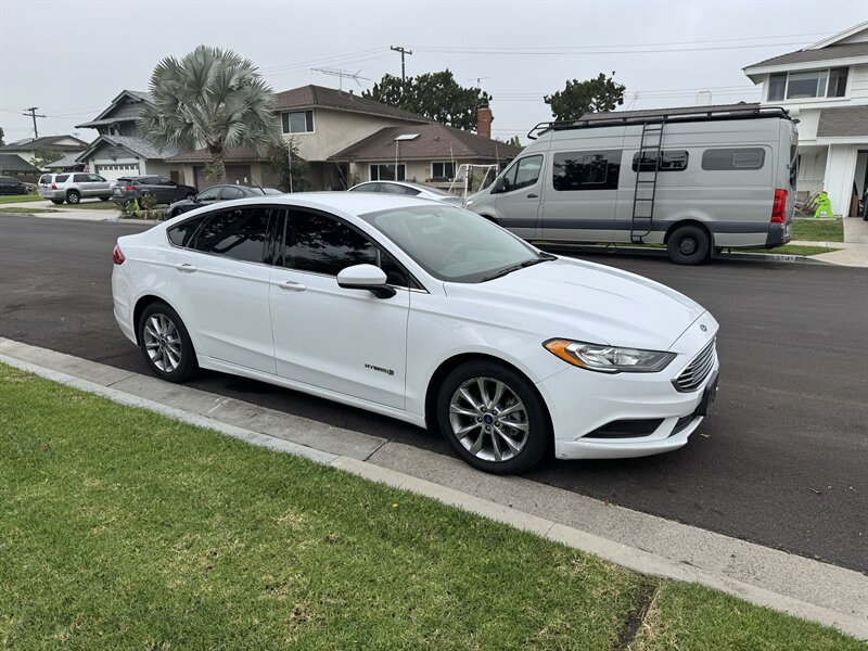2017 Ford Fusion Hybrid SE  