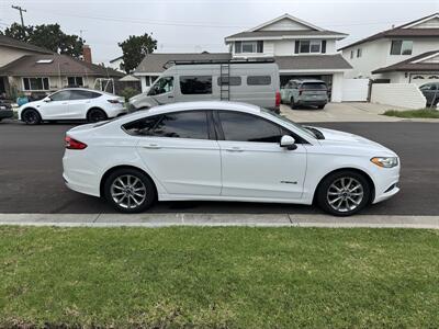2017 Ford Fusion Hybrid SE   - Photo 4 - Irvine, CA 92612