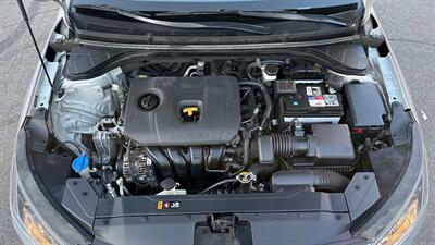 2020 Hyundai ELANTRA SE   - Photo 11 - Irvine, CA 92612