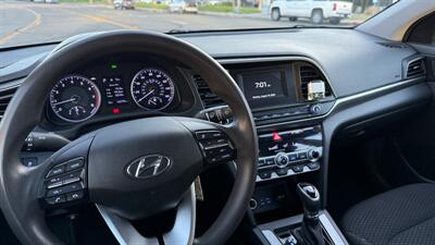 2020 Hyundai ELANTRA SE   - Photo 8 - Irvine, CA 92612