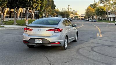 2020 Hyundai ELANTRA SE   - Photo 9 - Irvine, CA 92612