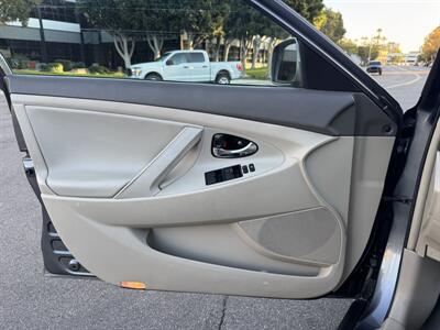2007 Toyota Camry Hybrid   - Photo 10 - Irvine, CA 92612