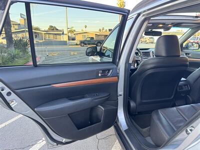 2013 Subaru Outback 3.6R Limited   - Photo 8 - Irvine, CA 92612