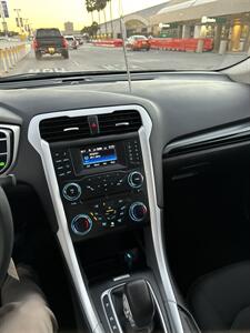 2014 Ford Fusion Hybrid SE  Hybrid - Photo 14 - Irvine, CA 92612