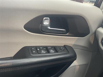 2019 Chrysler Pacifica Touring Plus   - Photo 18 - Dallas, TX 75243