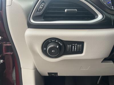 2019 Chrysler Pacifica Touring Plus   - Photo 38 - Dallas, TX 75243