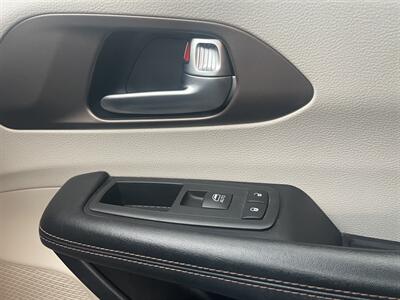 2019 Chrysler Pacifica Touring Plus   - Photo 24 - Dallas, TX 75243