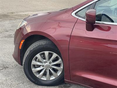 2019 Chrysler Pacifica Touring Plus   - Photo 2 - Dallas, TX 75243
