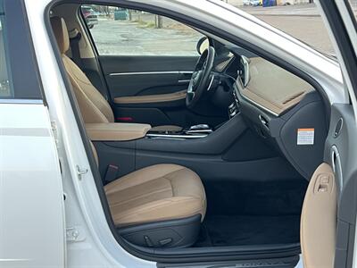2021 Hyundai SONATA Hybrid Limited   - Photo 12 - Dallas, TX 75243