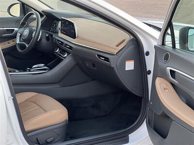 2021 Hyundai SONATA Hybrid Limited   - Photo 11 - Dallas, TX 75243