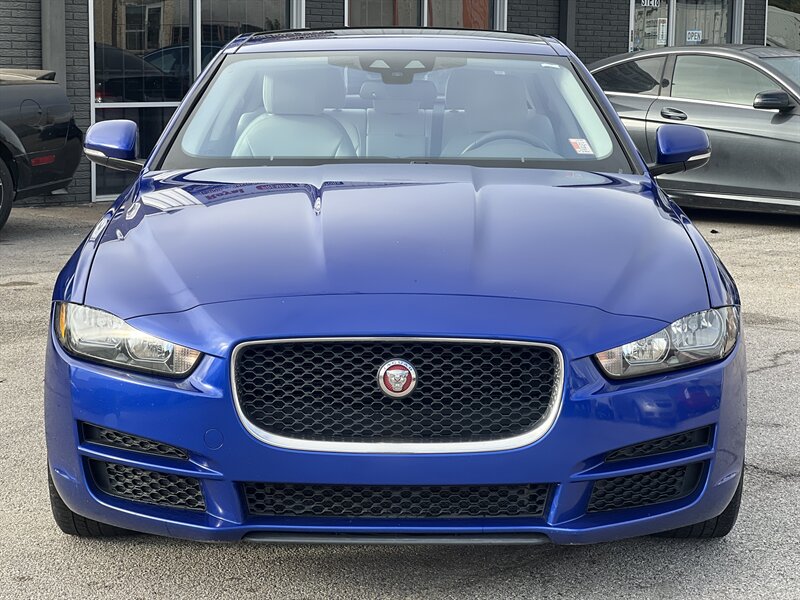 2017 Jaguar XE 25t Premium  