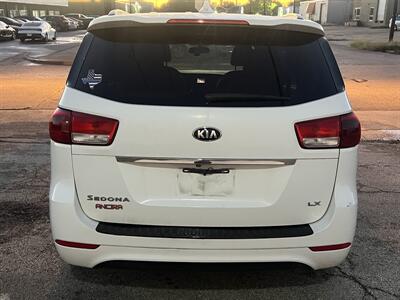 2015 Kia Sedona LX   - Photo 9 - Dallas, TX 75243