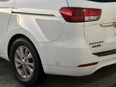 2015 Kia Sedona LX   - Photo 7 - Dallas, TX 75243