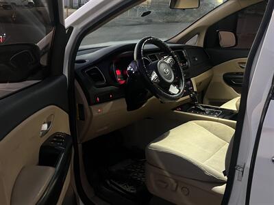 2015 Kia Sedona LX   - Photo 10 - Dallas, TX 75243