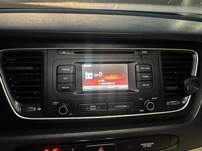 2015 Kia Sedona LX   - Photo 20 - Dallas, TX 75243
