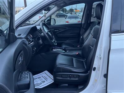 2022 Honda Pilot Touring w/Rear Captain's Chairs - Photo 14 - Dallas, TX 75243