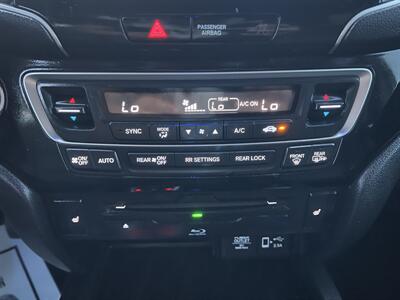 2022 Honda Pilot Touring w/Rear Captain's Chairs - Photo 28 - Dallas, TX 75243