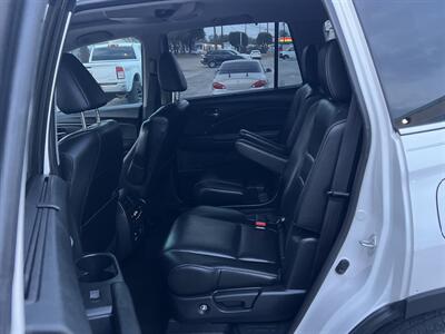 2022 Honda Pilot Touring w/Rear Captain's Chairs - Photo 16 - Dallas, TX 75243
