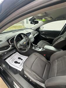2020 Chevrolet Malibu RS - Photo 8 - Winchester, IN 47394