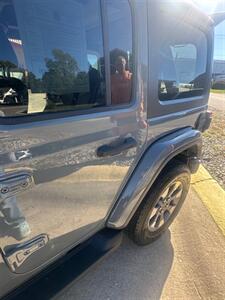 2018 Jeep Wrangler Unlimited Sahara   - Photo 11 - Winchester, IN 47394