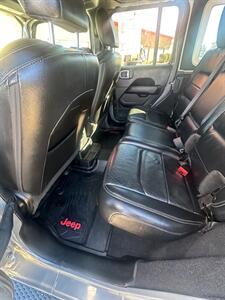 2018 Jeep Wrangler Unlimited Sahara   - Photo 33 - Winchester, IN 47394