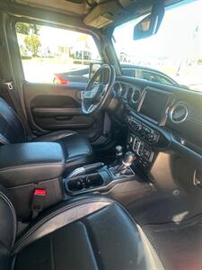 2018 Jeep Wrangler Unlimited Sahara   - Photo 13 - Winchester, IN 47394