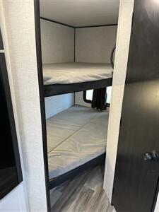 2025 Jayco Jay Flight 197MBW BAJA   - Photo 38 - Falcon, CO 80831