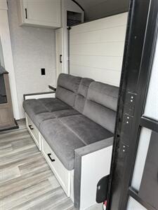 2025 Jayco Jay Flight 197MBW BAJA   - Photo 24 - Falcon, CO 80831