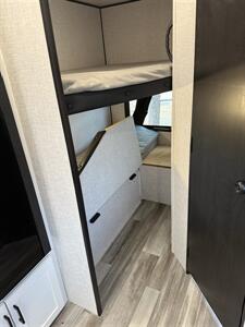 2025 Jayco Jay Flight 197MBW BAJA   - Photo 39 - Falcon, CO 80831