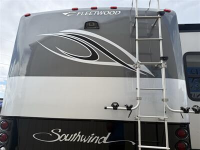 2007 Fleetwood SOUTHWIND   - Photo 10 - Falcon, CO 80831