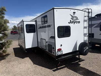 2024 Jayco Jay Feather 27BHB   - Photo 13 - Falcon, CO 80831