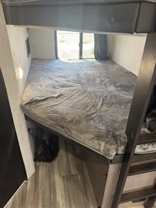 2024 Jayco Jay Feather 27BHB   - Photo 43 - Falcon, CO 80831