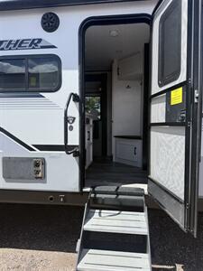 2024 Jayco Jay Feather 27BHB   - Photo 20 - Falcon, CO 80831