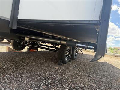 2024 Jayco Jay Feather 27BHB   - Photo 10 - Falcon, CO 80831